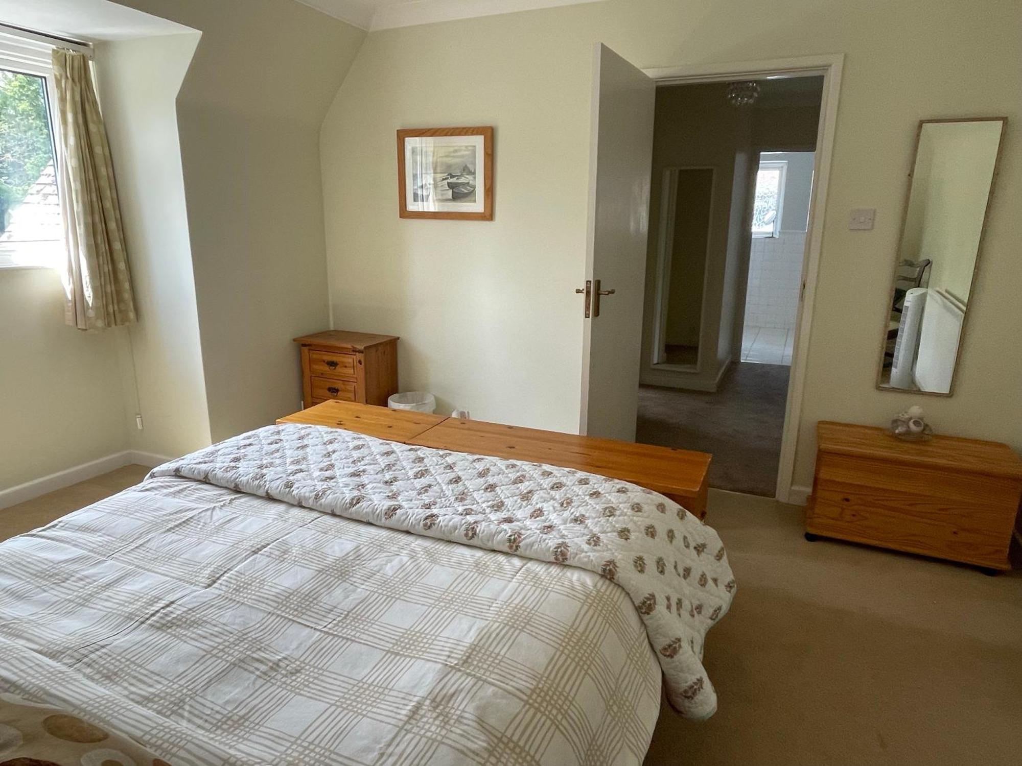 Charming Bournemouth House With Beautiful Spacious Gardens, 5 Min Drive To Beaches, Free Parking For 2-3 Cars Exterior foto