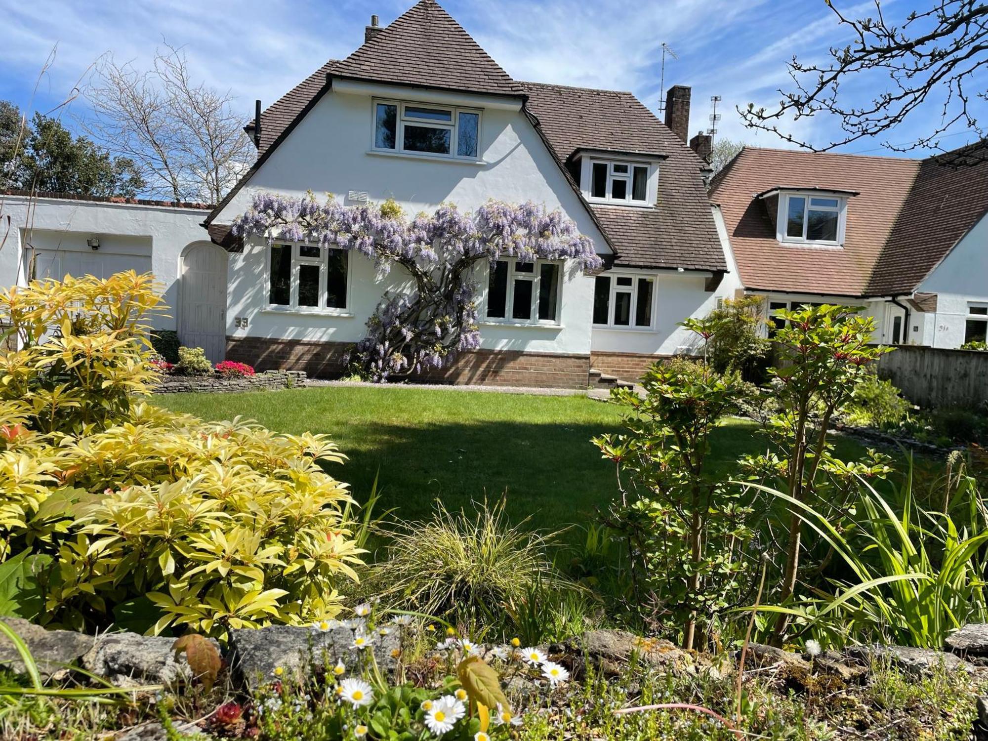 Charming Bournemouth House With Beautiful Spacious Gardens, 5 Min Drive To Beaches, Free Parking For 2-3 Cars Exterior foto